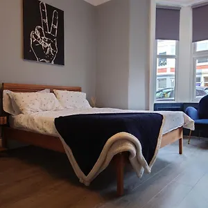 https://entire-apartment-near-newcastle-city-centre-west-jesmond.hotels-newcastle-upon-tyne.com